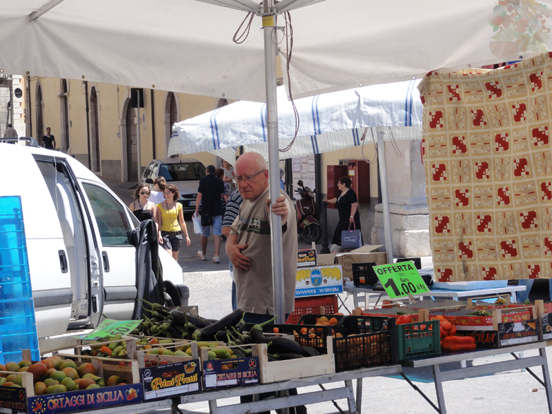 Emilio at the market in Sulmona