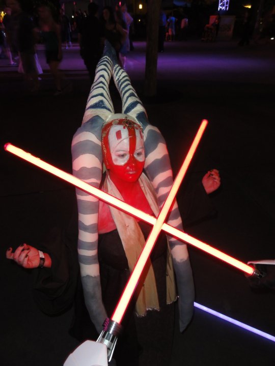 Creating a scene with Dina as Shaak Ti at Last Tour to Endor in Disney World