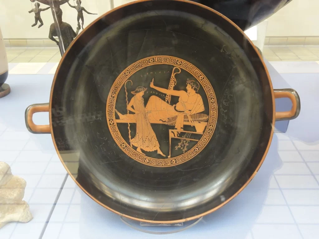 London Tourist Attraction: Ancient Greek Ornamental Plate