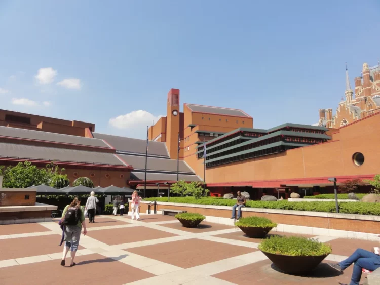 London Tourists Attractions for Nerds: The British Library